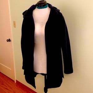 Like new Lululemon zippered hooded jacket. Purchased new. Perfect condition.